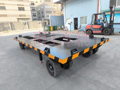 10噸預(yù)制方艙平板拖車(chē) 拖車(chē)底盤(pán)2I.jpg