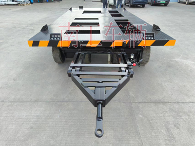10噸預(yù)制方艙平板拖車(chē) 拖車(chē)底盤(pán)4I.jpg